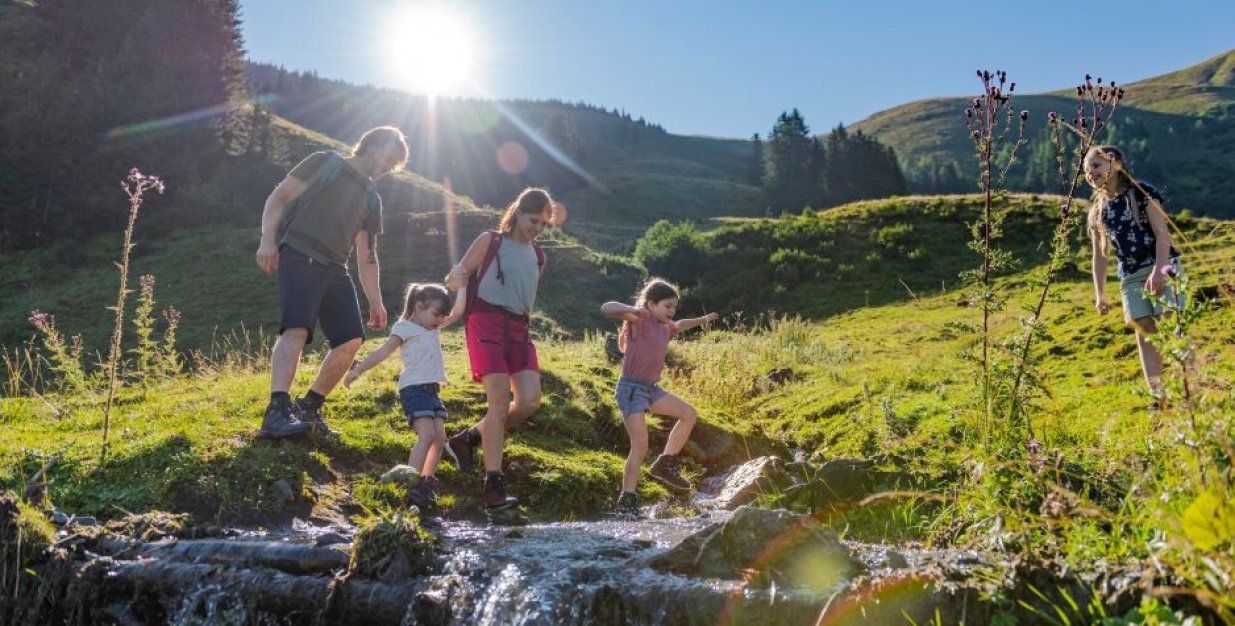 Familienzeit in der Bergwelt ©SalzburgerLand Tourismus